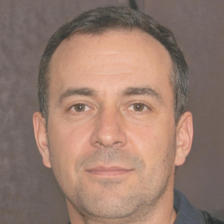 Portrait de Marc Delorme, formateur en analyse financière